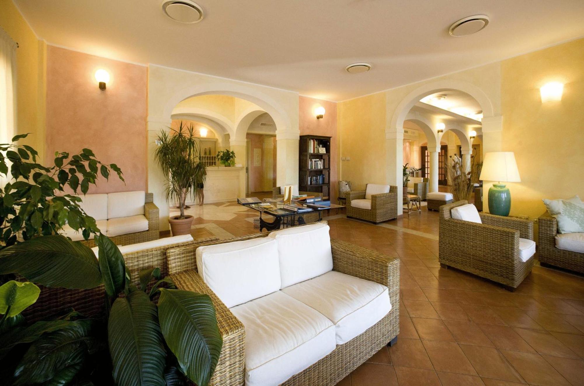 Lantana Resort Hotel&Apartments Pula Exterior photo
