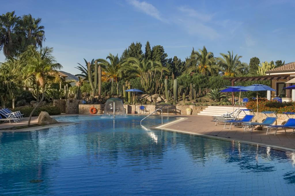 Lantana Resort Hotel&Apartments Pula Exterior photo