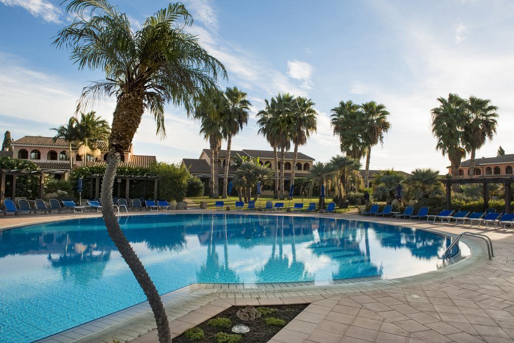 Lantana Resort Hotel&Apartments Pula Exterior photo